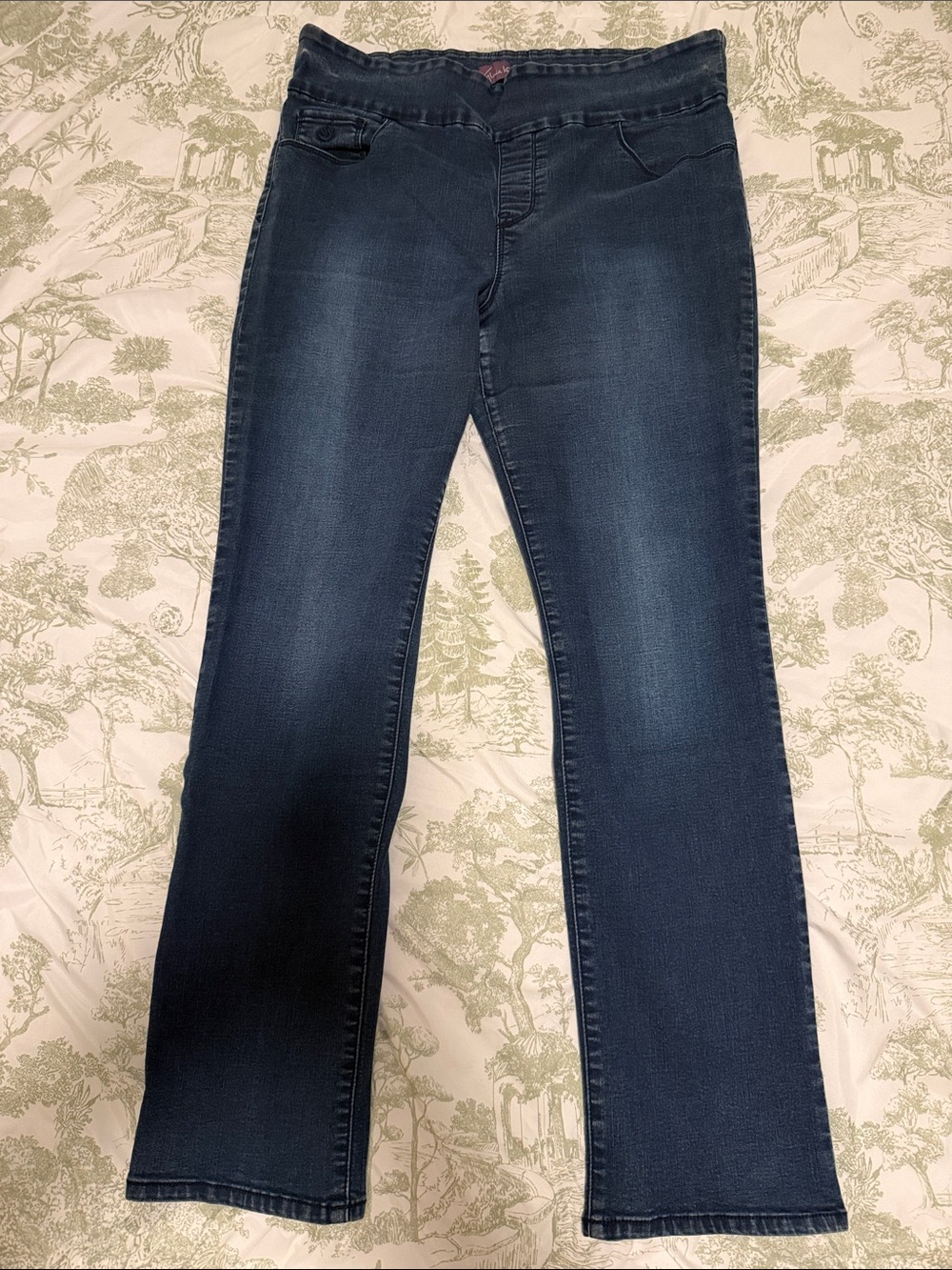 Used Gloria Vanderbilt Dark Blue High-Rise Straight Jeans pull on size 16